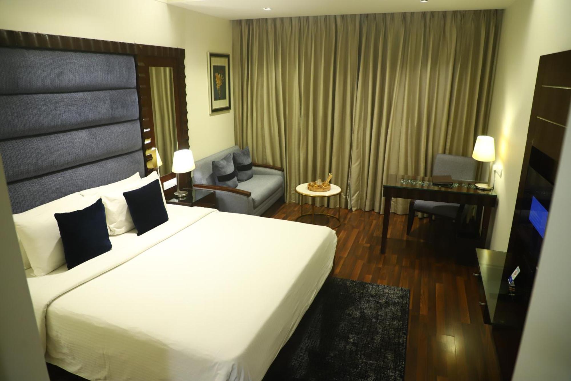 Deventure Sarovar Portico Kapashera, New Delhi Exterior foto
