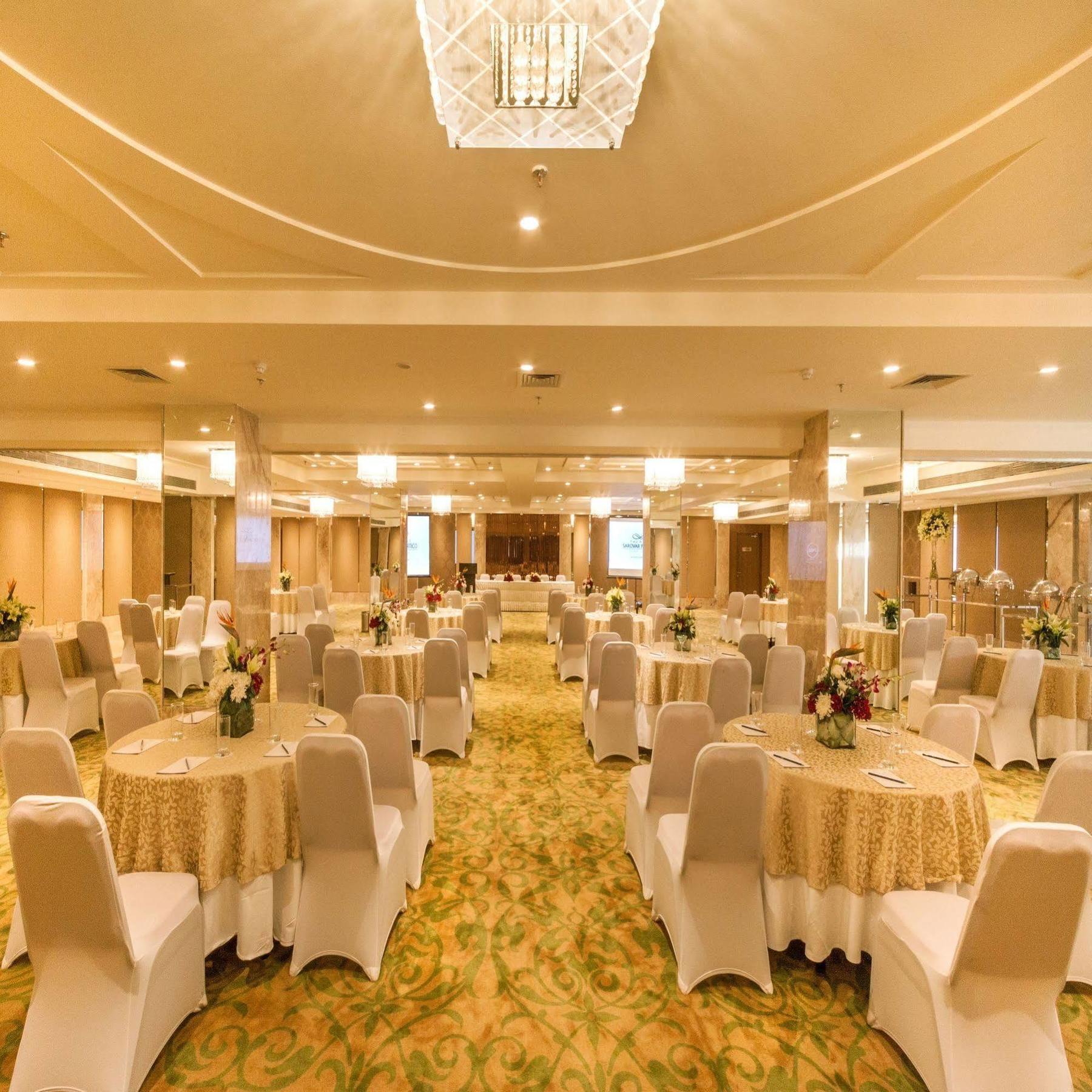 Deventure Sarovar Portico Kapashera, New Delhi Exterior foto